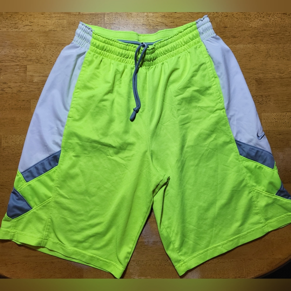 NIKE DRI-FIT ATHLETIC SPORTS SHORTS YOUTH SZ L EXCELLENT CONDITION